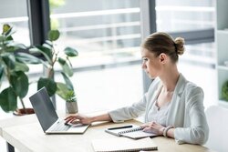 Щодо умов здійснення викладацької роботи керівниками закладів освіти
